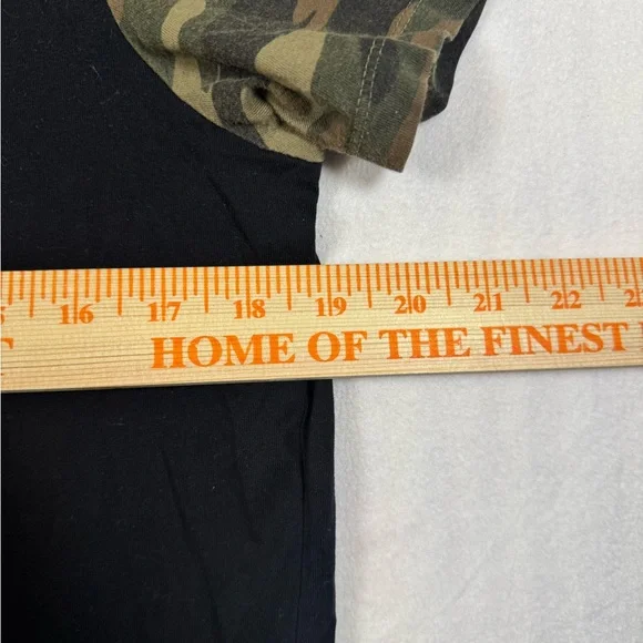 GUESS Men’s Black & Green Camo Short-Sleeve Tee - Picture 5 of 5